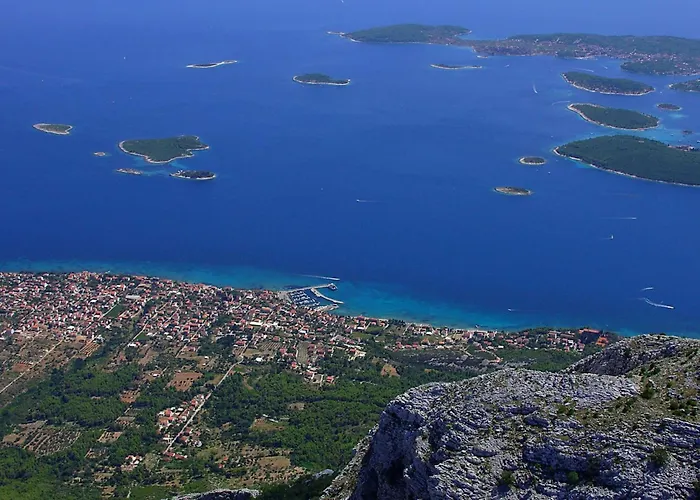 1 Bedroom With Balcony Orebić