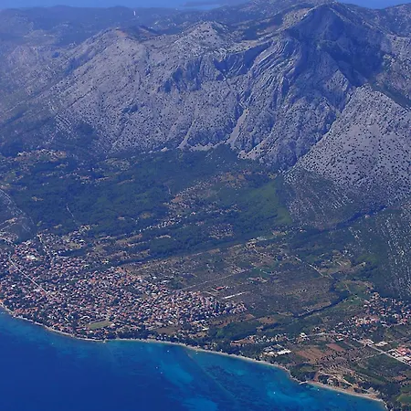 1 Bedroom With Balcony アパート