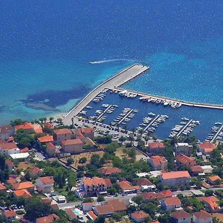 1 Bedroom With Balcony *